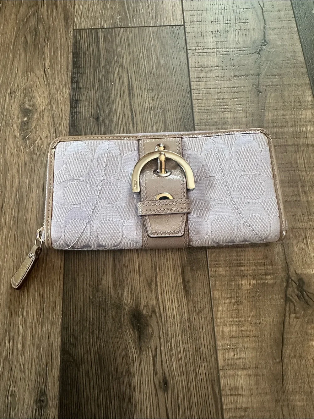 Vintage Coach Soho Zip Around Wallet Purple and Gray Leather Buckle